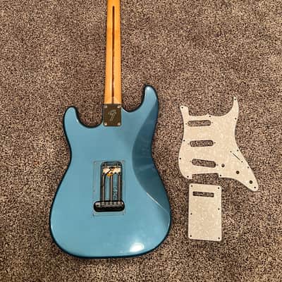 1995 Fender Stratocaster (Made in Mexico) – Blue – Fender Gig Bag + NEW Pearl Pickguard – Clean Player image 12