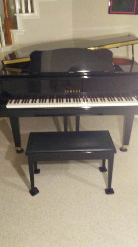 Yamaha GB1K 5' baby grand. Ebony polish with bench. Looks new!