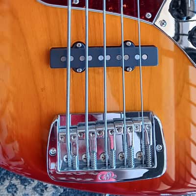 G&L JB 5 2017 - Cherry Burst image 14