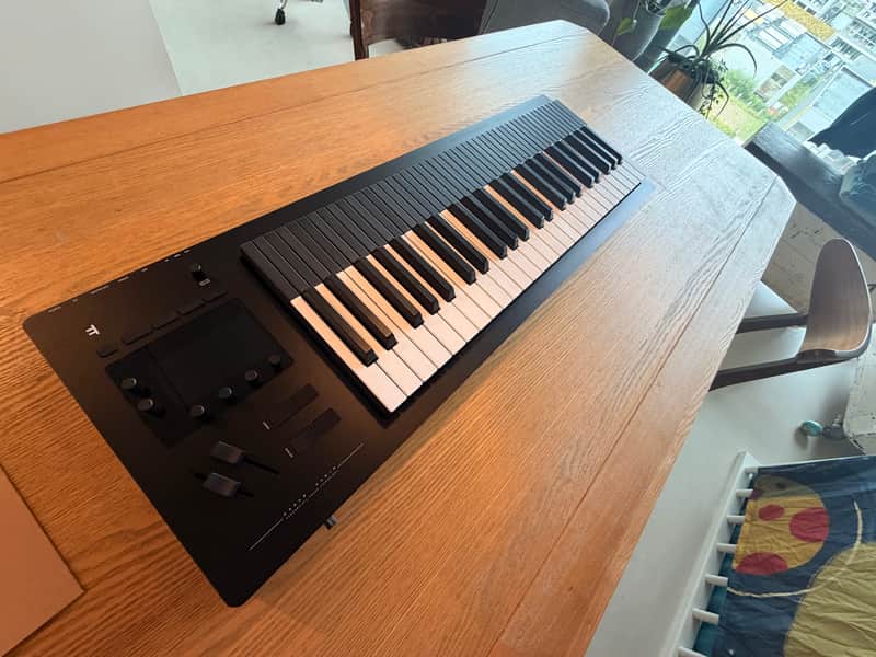 Expressive E Osmose 49-Key 24-Voice Polyphonic Synthesizer 2022 - Present - Black image 1
