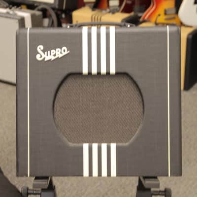 Supro 1820R Delta King 10 5-Watt 1x10" Guitar Combo 2021 - Present - Black / Cream Stripes image 2