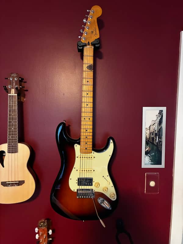 Fender Player Plus Stratocaster HSS with Maple Fretboard 2021 - Present - 3-Color Sunburst
