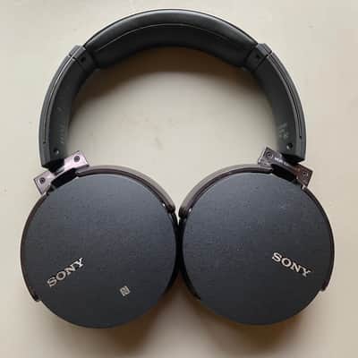 Sony MDR-XB950BT Extra Bass Wireless Headphones image 2