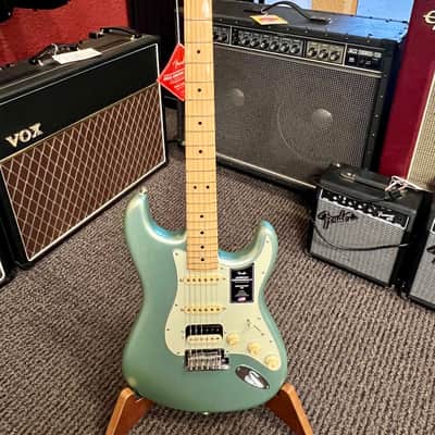 Fender AMERICAN PROFESSIONAL II STRATOCASTER® HSS 2024 - Mystic Surf Green image 1