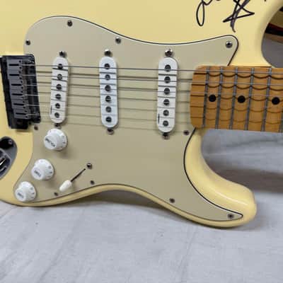 Fender Yngwie Malmsteen Signature Stratocaster Guitar with Case - signed! 1992 - Vintage White / Maple neck image 6