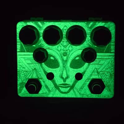 68 Pedals King of Clone Dual Overdrive Distortion Boost Pedal Tesi Custom Shop-Glow in the Dark Alien Head image 1