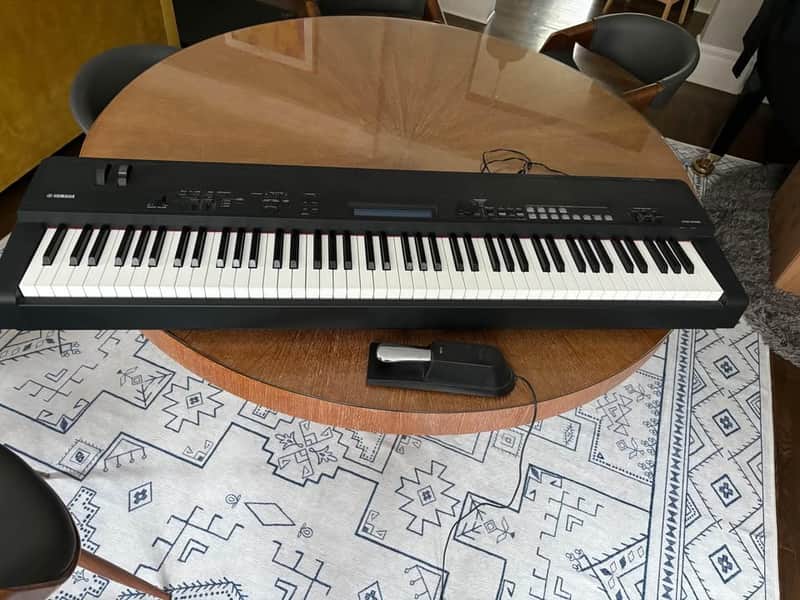Yamaha CP40 Graded Hammer Stage Piano image 1