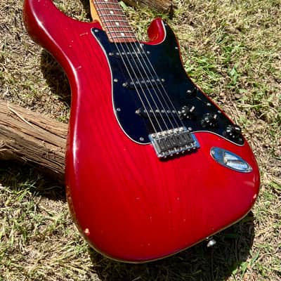 Vintage Fender Stratocaster Guitar 1979-1981 - Crimson Red Transparent image 5