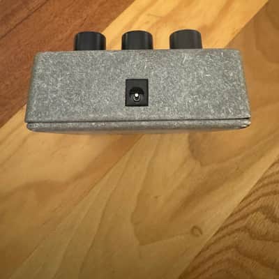 Electro-Harmonix Little Big Muff Pi Distortion / Sustainer 2006 - Present - Gray / Black / Red image 4