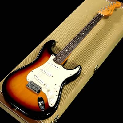 FENDER American Vintage '62 Stratocaster 3-Color Sunburst -2003- [V140759] (08/03) image 6