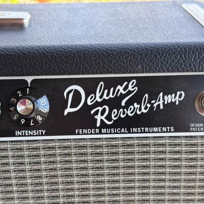 Fender ’65 Deluxe Reverb Reissue 22-Watt 1x12 Tube Combo 2004 - Black with silver tolex image 11