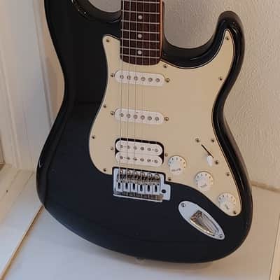 Starcaster by Fender Strat 2009 with Fender Gig Bag - SSH - Black with Matching Headstock image 5
