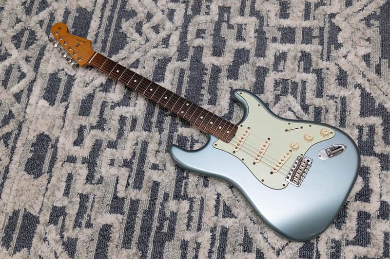 Fender Vintera '60s Stratocaster with Pau Ferro Fretboard 2019 - 2023 - Ice Blue Metallic image 1