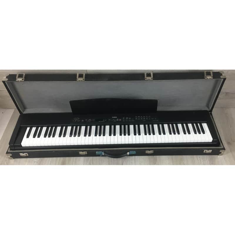 Yamaha P-80 con custodia image 1