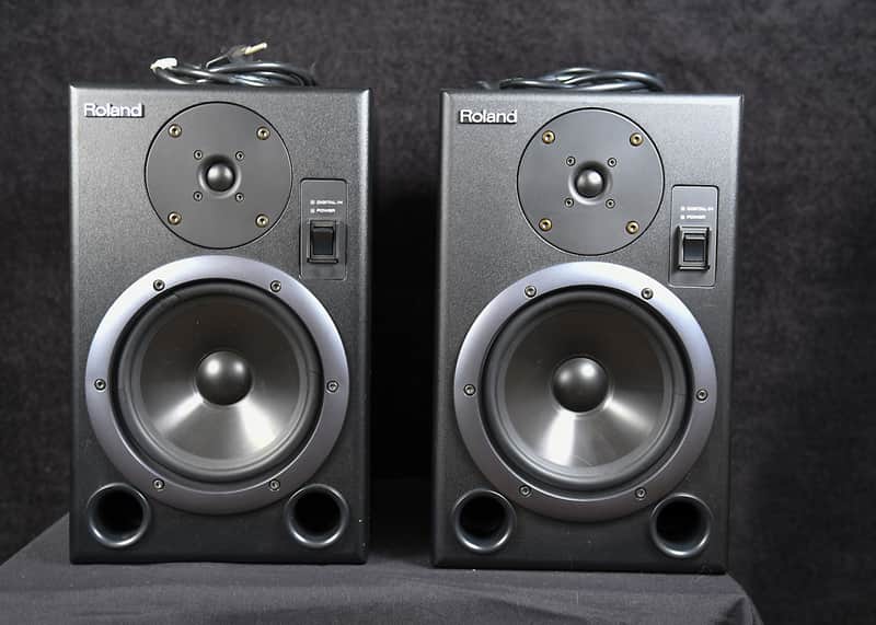 Roland DS-7 Bi-Amp Monitors, Powered Studio Speakers, Black, Pair