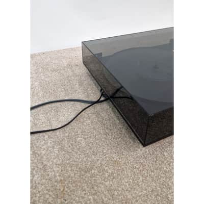 REGA Planar 3 Turntable - Iconic Design - Good image 4