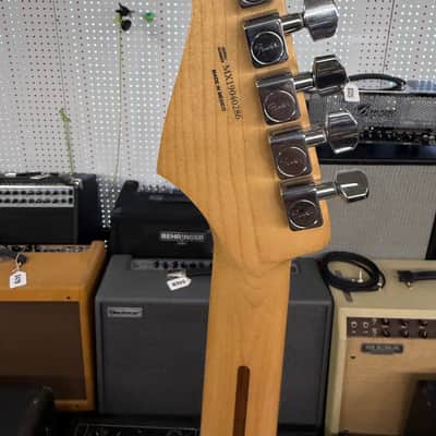 Fender FSR Special Edition Player Stratocaster with Maple Fretboard 2019 Candy Red Burst image 9