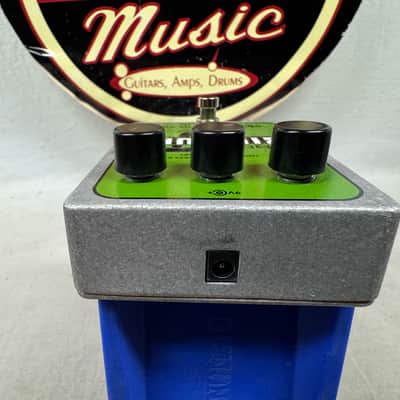 Electro-Harmonix Bass Big Muff Pi π Bass Fuzz Distortion Pedal image 5