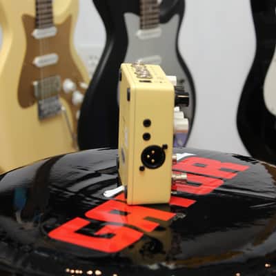 NuX NAP-5 Stageman Floor Deluxe Acoustic Preamp / DI 2010s - Yellow image 4