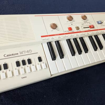 Casio MT-40 *  Legendary Keys/ Synthesizer * "Sleng Teng Riddim" Casiotone * problem with 1 key (c#)