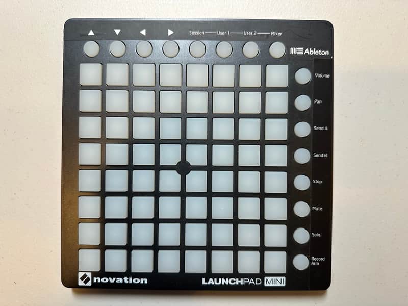 Novation Launchpad Mini MKI Pad Controller 2013 - 2015 Black image 1