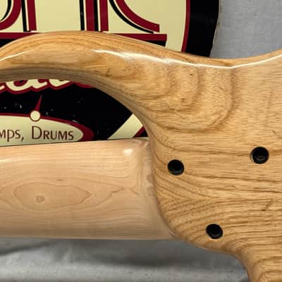 MTD Michael Tobias Design MTD635-24 mtd 635 Fretless 6-string Bass with Soft Case image 11