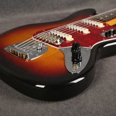 Fender Bass VI - Made in Japan - 3 Tone Sunburst - 2nd Hand image 14