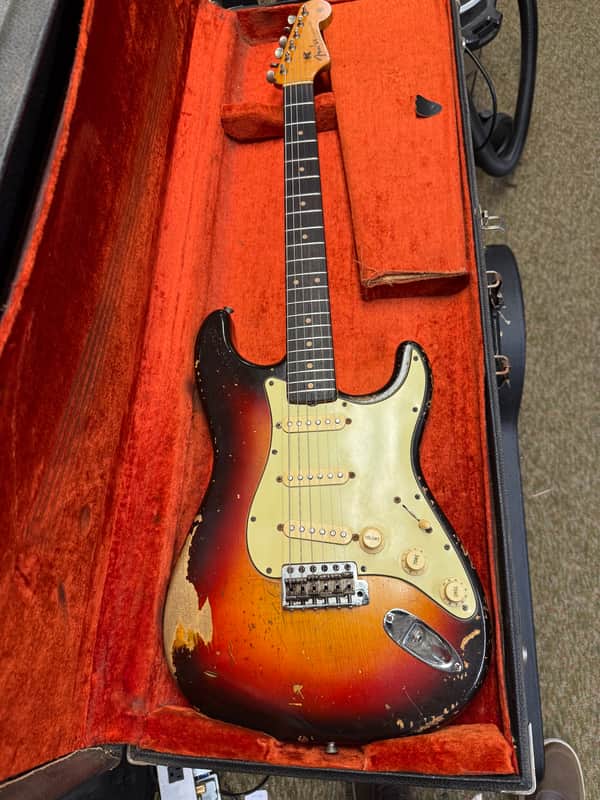 1962 Fender Stratocaster - Sunburst - Original Finish - Very Good