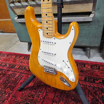 1975 Fender Stratocaster  Natural image 3
