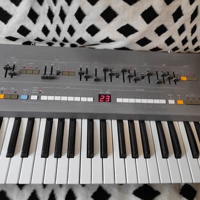 Roland HS-60 61-Key Programmable Polyphonic Synthesizer for sale image 4