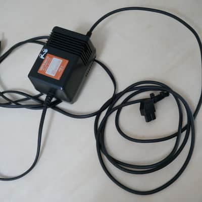Roland • R-8 Human Rhythm Composer w/psu and new battery image 22