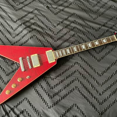 Samick Greg Bennett Design GT-2/TR Red Quilt Top Flying V Electric