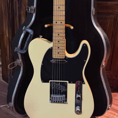 Fender 50th anniversary American made guitar with the original case I image 1
