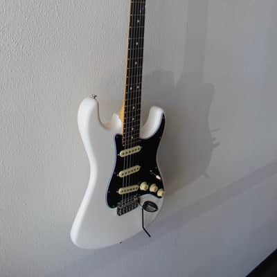 Mint Condition 2026 Fender Player II Stratocaster Electric Guitar - Polar White image 3