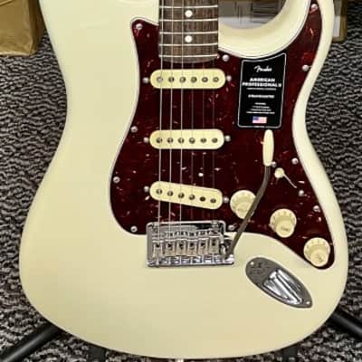 Fender American Professional II Stratocaster In Olympic White with Case - Demo image 10