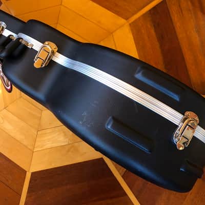 Road Runner RRMAJBO ABS Molded Jumbo Acoustic Guitar Case w/ Key image 7