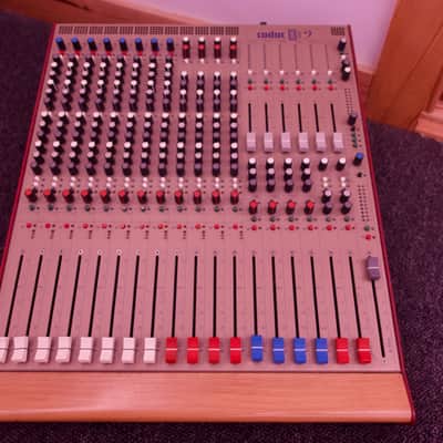 Cadac Live1 16-4-2 compact mixer image 1