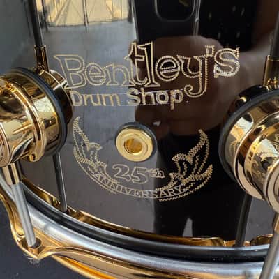 ~BENTLEY'S EXCLUSIVE!~ '1995' DW Collector's Series 6.5x14" Engraved Black Nickel over Brass Snare Drum w/ Gold Hardware (Rm4) image 6