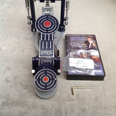 Sonor Giant Step Twin Effect Bass Drum Pedal W/Dock and Extra Chain image 6