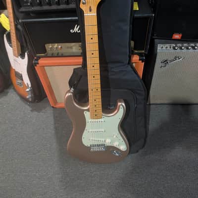 Fender American Professional Classic Stratocaster - Faded Firemist Gold image 18
