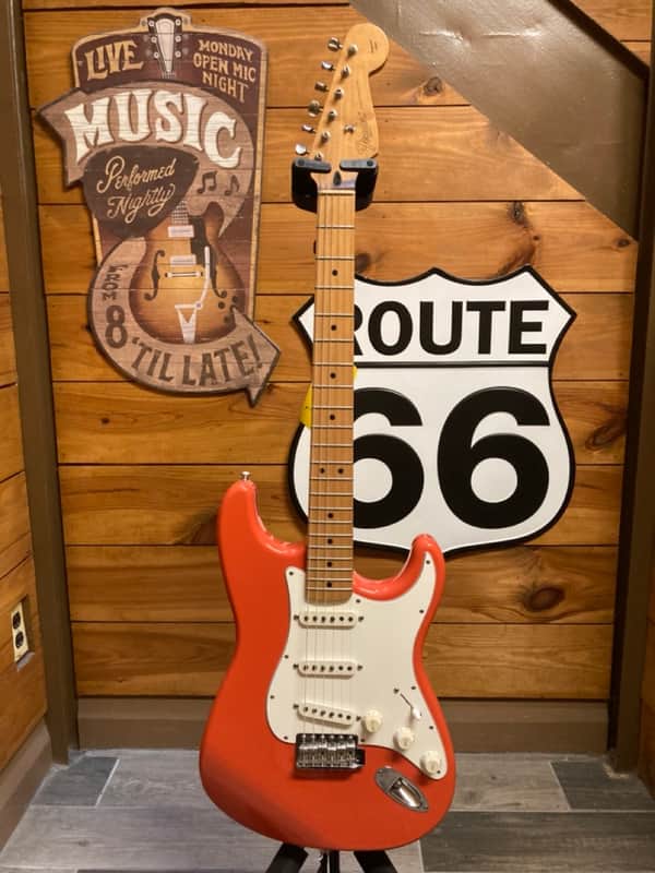Used Fender Stratocaster California - Fiesta Red image 1