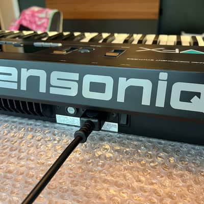 Ensoniq VFX Synthesizer with two Sound ROM Cartridge image 11