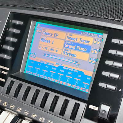 Yamaha PSR-8000 Keyboard image 10