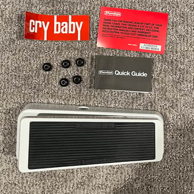 Dunlop 105Q Cry Baby Bass Wah 1999 - Present - White image 1