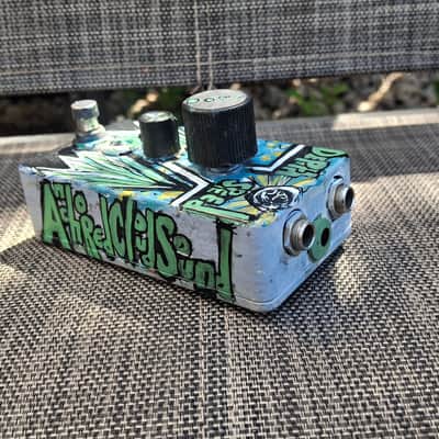 Anchored Cloud Sound Colorsound Tremolo 2024 - Mountains handpainted image 5