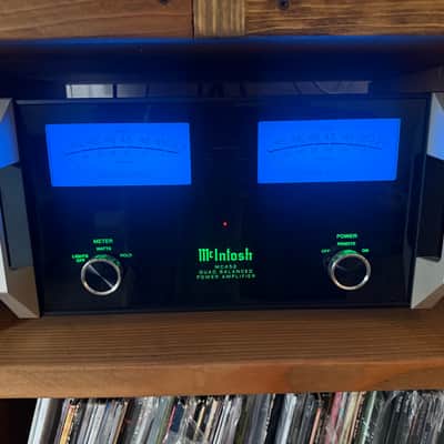 McIntosh MC452 450-Watt Streo Solid State Power Amplifier 2018 - Present - Black image 2