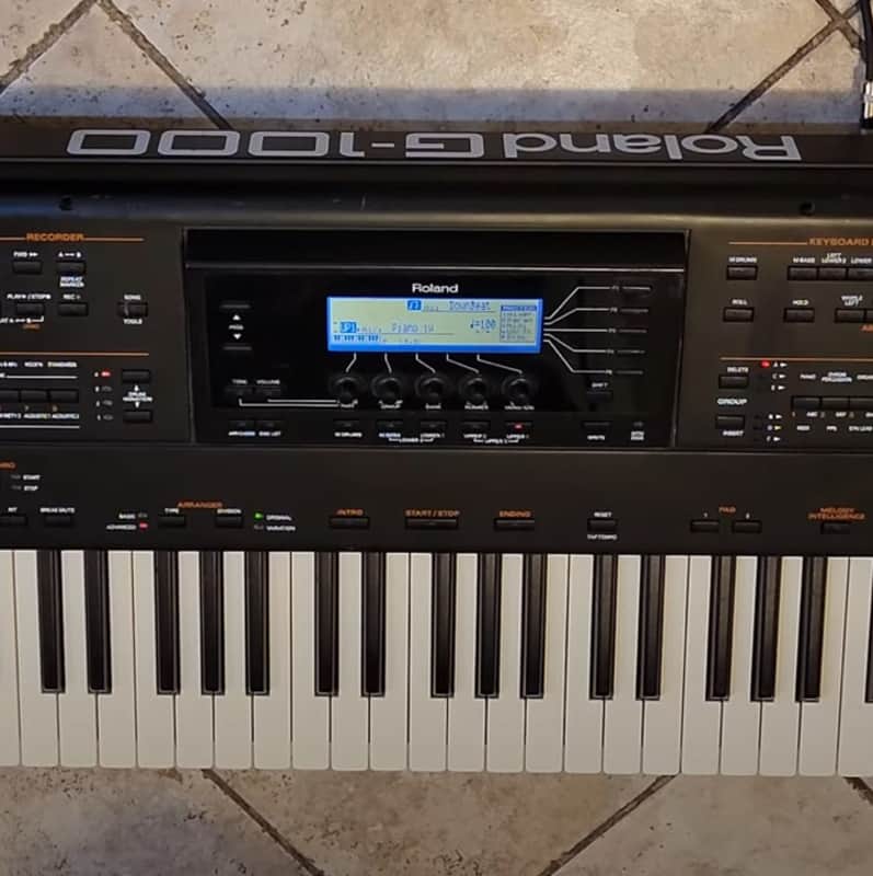 Roland G-1000 Arranger Workstation image 1