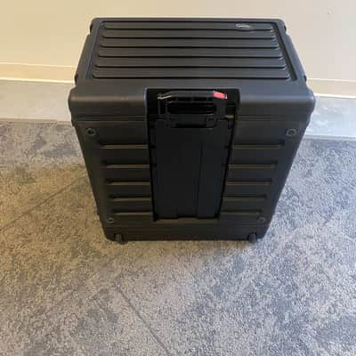 SKB 1SKB-R6U 6U-Space Molded Rack Case 2010s - Black image 3