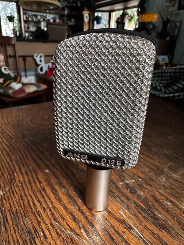 AKG D12 Cardioid Dynamic Microphone | Reverb