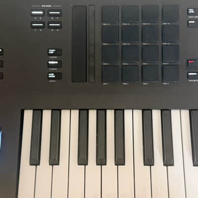 Akai MPC Key 61 Standalone Workstation Synthesizer 2022 - Present - Black Bild 5